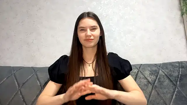 KaseyByczek online show from October 16, 2025, 9:06 am