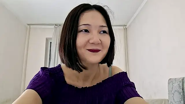 Snapshot of Lyndasilk chatting on February 25, 2026, 2:50 pm Lyndasilk online show from February 25, 2026, 2:50 pm