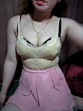 LeanaLy online show from November 6, 2025, 12:20 pm