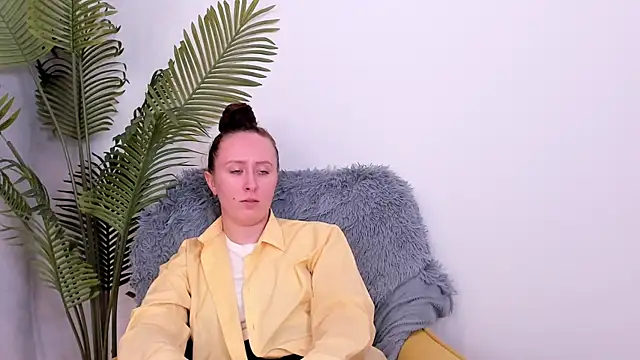 IngridCothron online show from October 13, 2025, 1:12 pm