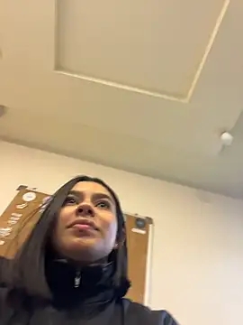 AlyssaRay online show from February 21, 2026, 1:02 pm