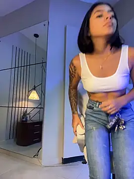 AlyssaRay online show from March 5, 2026, 12:24 pm