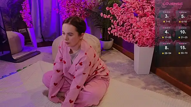 LullaRose online show from October 13, 2025, 1:34 pm