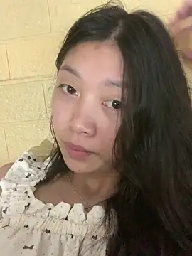 linh-lan1 online show from October 13, 2025, 9:44 am