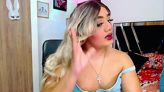 Snapshot of Sofiabigcock22 chatting on December 3, 2025, 10:36 am Sofiabigcock22 online show from December 3, 2025, 10:36 am