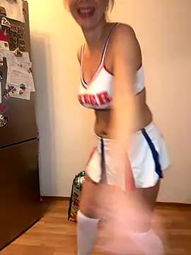 Roxane880 online show from October 19, 2025, 4:10 pm