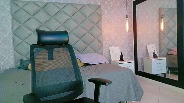 CARO ADAMS1 online show from January 14, 2026, 10:19 am