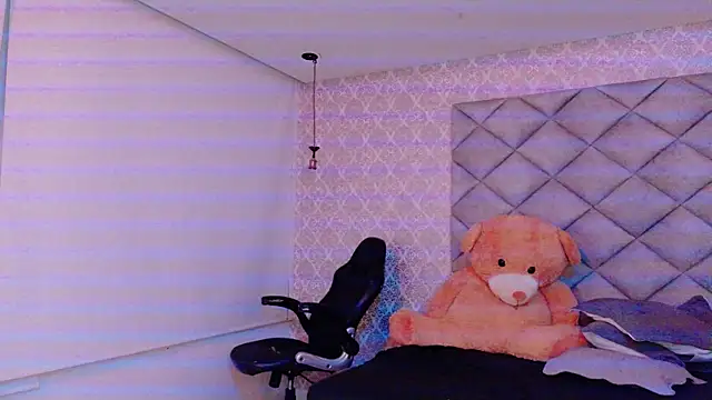 CARO ADAMS1 online show from December 23, 2025, 10:14 am