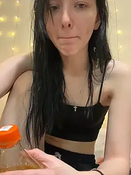  LovelyDana  online show from November 7, 2025, 7:40 pm