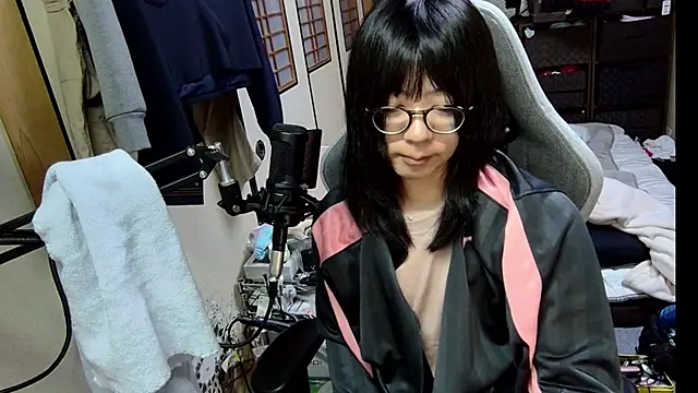 Snapshot of harinyanxxx chatting on February 15, 2026, 6:51 pm harinyanxxx online show from February 15, 2026, 6:51 pm