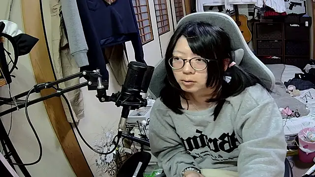 Snapshot of harinyanxxx chatting on February 25, 2026, 3:45 pm harinyanxxx online show from February 25, 2026, 3:45 pm