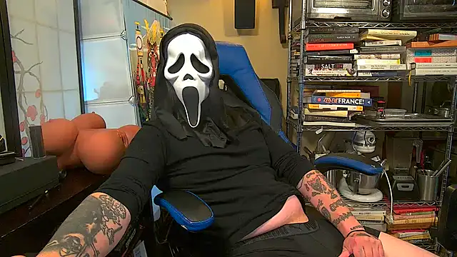 Snapshot of Uberstuff chatting on October 12, 2025, 6:31 pm Uberstuff online show from October 12, 2025, 6:31 pm