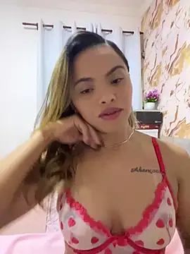 Snapshot of safadinhaquenteW chatting on July 13, 2026, 12:48 pm safadinhaquenteW online show from July 13, 2026, 12:48 pm
