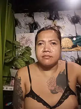Snapshot of trishacummerts chatting on July 16, 2026, 7:33 pm trishacummerts online show from July 16, 2026, 7:33 pm