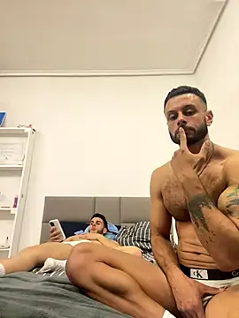 Snapshot of Camaraman05 chatting on October 18, 2025, 11:07 pm Camaraman05 online show from October 18, 2025, 11:07 pm