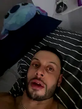 Snapshot of Camaraman05 chatting on October 26, 2025, 7:42 am Camaraman05 online show from October 26, 2025, 7:42 am