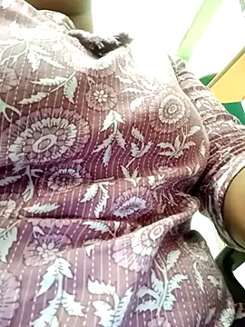 Snapshot of ITZ_YUVIKA chatting on November 18, 2025, 4:27 am ITZ YUVIKA online show from November 18, 2025, 4:27 am