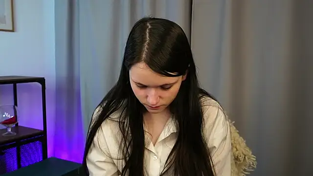 Snapshot of BrynnJune chatting on October 22, 2025, 4:12 am BrynnJune online show from October 22, 2025, 4:12 am