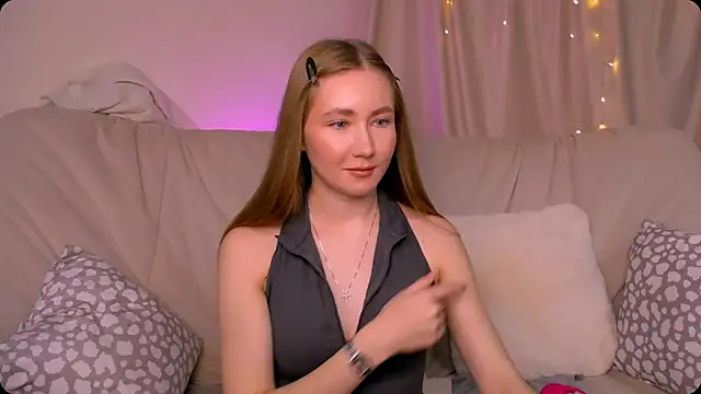 EllyColins online show from November 15, 2025, 3:10 am