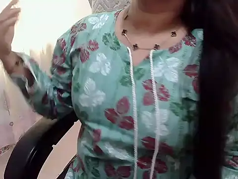 Snapshot of SexyRani2000 chatting on May 7, 2026, 5:33 am SexyRani2000 online show from May 7, 2026, 5:33 am