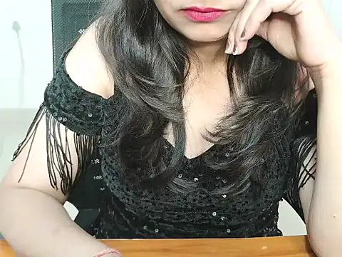 Model Show01 online show from December 16, 2025, 5:39 pm