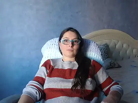 LuckyLisa23 online show from October 29, 2025, 12:15 pm