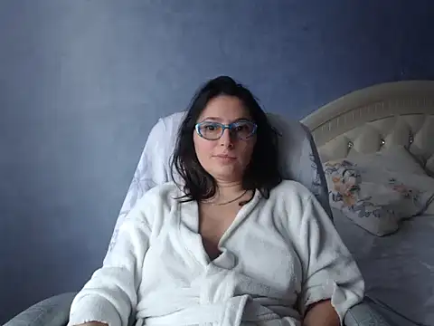 LuckyLisa23 online show from November 23, 2025, 10:36 am