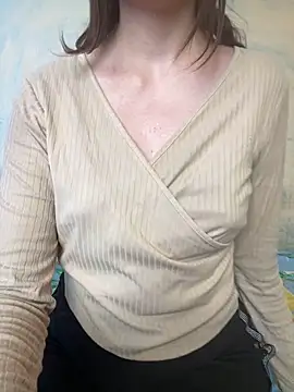 Snapshot of KittieCreme chatting on November 3, 2025, 9:24 am KittieCreme online show from November 3, 2025, 9:24 am