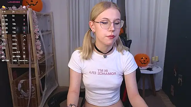 Snapshot of lovedrope chatting on November 1, 2025, 5:51 pm lovedrope online show from November 1, 2025, 5:51 pm