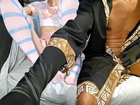 VaniChoko online show from November 17, 2025, 4:33 pm