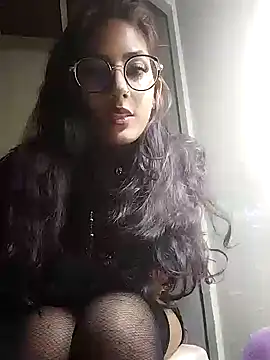 Snapshot of Reiha chatting on October 25, 2025, 6:23 am Reiha online show from October 25, 2025, 6:23 am