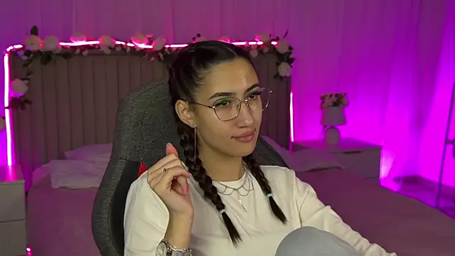 RebeckaThornton online show from November 16, 2025, 11:48 am