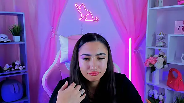 Snapshot of RebeckaThornton chatting on October 29, 2025, 9:41 am RebeckaThornton online show from October 29, 2025, 9:41 am