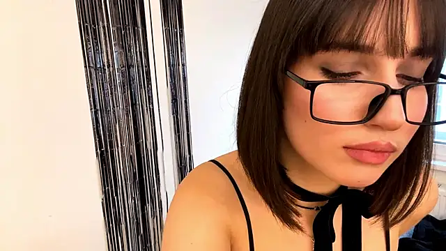 Snapshot of nikabloom chatting on November 20, 2025, 11:33 am nikabloom online show from November 20, 2025, 11:33 am