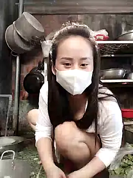 -Bonniee- online show from October 15, 2025, 12:42 am