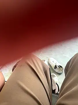 Linh-xxx online show from November 7, 2025, 5:56 am