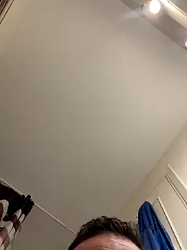 Snapshot of calienteatope chatting on November 17, 2025, 3:32 am calienteatope online show from November 17, 2025, 3:32 am