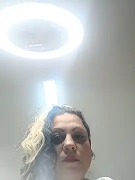 SophiaSkyee online show from October 23, 2025, 6:45 am