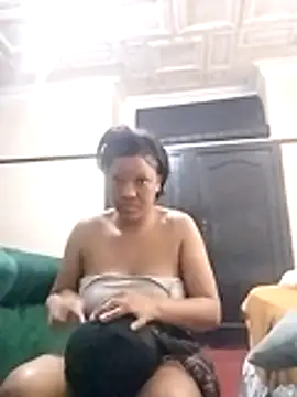 CaramelBoootie online show from April 1, 2026, 7:33 pm