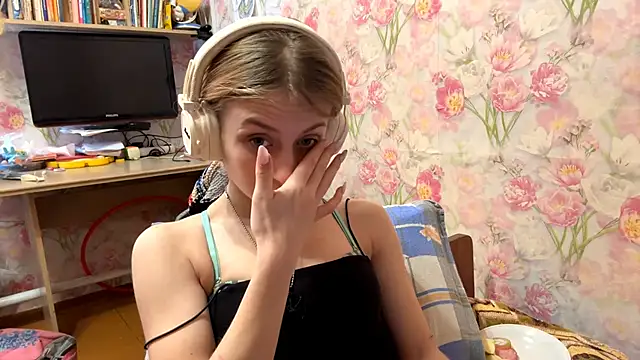 Snapshot of AmeliLia chatting on February 7, 2026, 10:12 am AmeliLia online show from February 7, 2026, 10:12 am