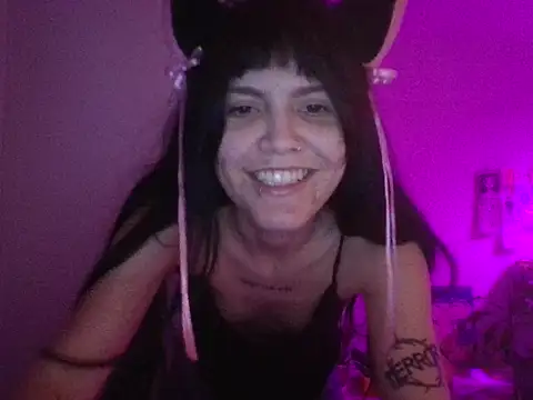 miapink33 online show from November 13, 2025, 2:26 am