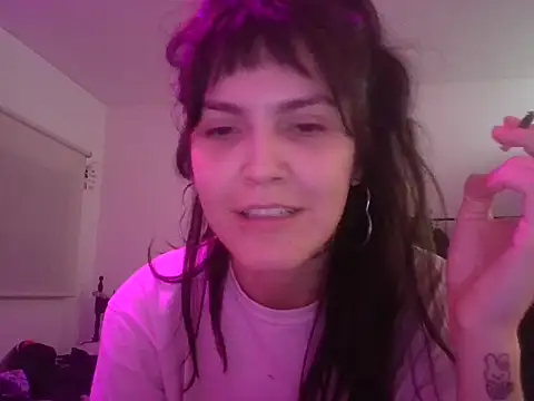 miapink33 online show from October 23, 2025, 1:04 am