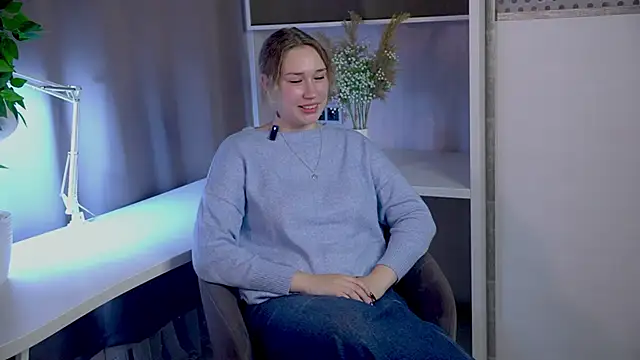 ClarePratillo online show from October 16, 2025, 11:07 am