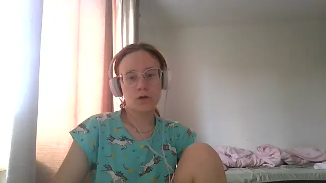 Snapshot of LuckySLove chatting on June 23, 2026, 2:04 pm LuckySLove online show from June 23, 2026, 2:04 pm