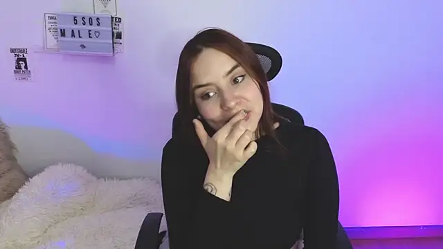 Snapshot of Emily_Lindey chatting on February 21, 2026, 9:11 am Emily Lindey online show from February 21, 2026, 9:11 am