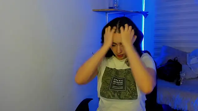 Emily Lindey online show from November 8, 2025, 3:32 am