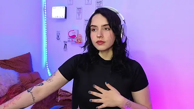 Snapshot of Emily_Lindey chatting on February 6, 2026, 3:35 am Emily Lindey online show from February 6, 2026, 3:35 am