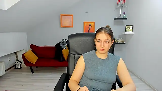 AnneWilsonn online show from February 9, 2026, 12:14 pm