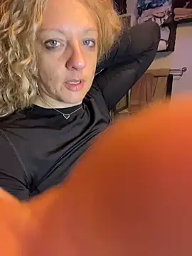 queenkelly1234 online show from November 17, 2025, 1:37 pm