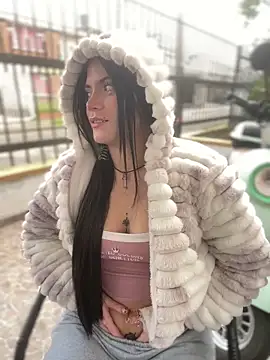 PamelaJonsom  online show from April 23, 2026, 12:29 pm